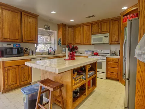 21725 Mid Way, Tehachapi, CA 93561 photo 10