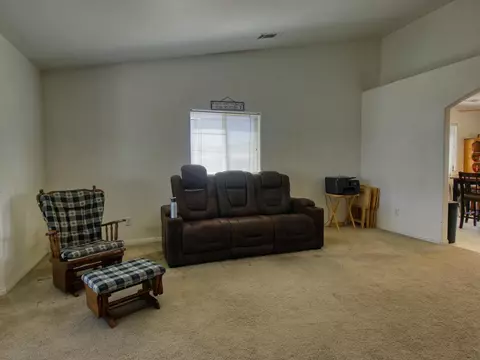 21725 Mid Way, Tehachapi, CA 93561 photo 8