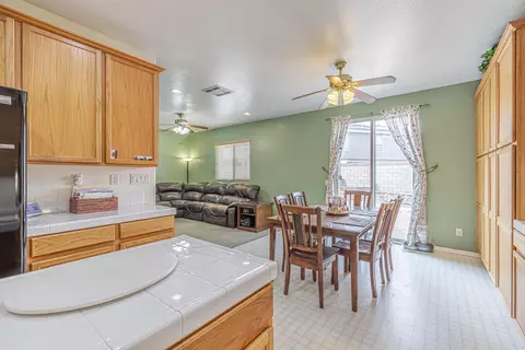 2049 Benfar Dr, Lancaster, CA 93535 photo 18