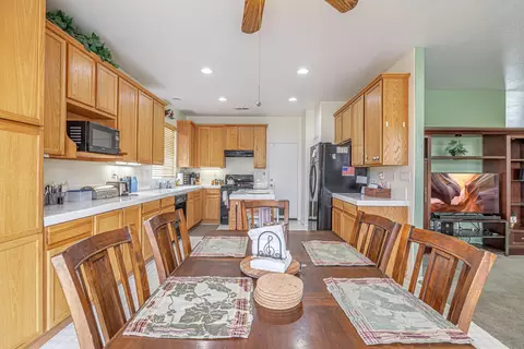 2049 Benfar Dr, Lancaster, CA 93535 photo 15