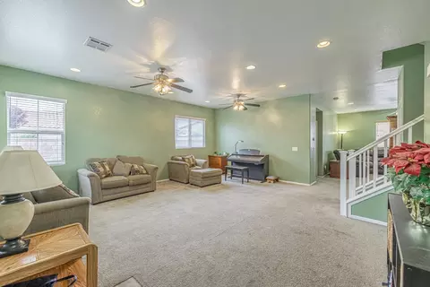 2049 Benfar Dr, Lancaster, CA 93535 photo 4