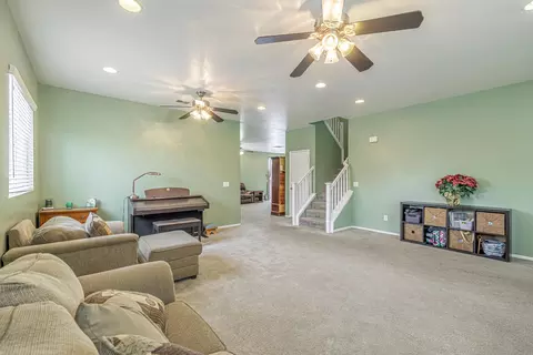 2049 Benfar Dr, Lancaster, CA 93535 photo 5