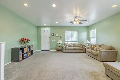 2049 Benfar Dr, Lancaster, CA 93535 photo 6
