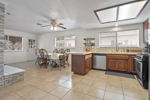 43846 Cedar Ave, Lancaster, CA 93534 photo 8
