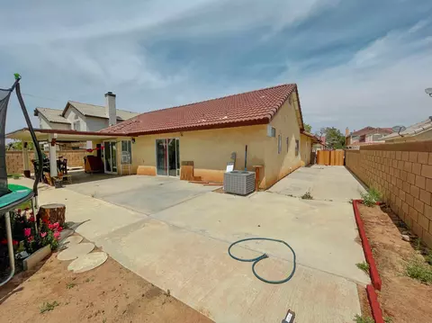 1010 Edie Way, Lancaster, CA 93535 photo 14