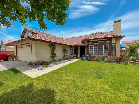 1010 Edie Way, Lancaster, CA 93535 photo 2