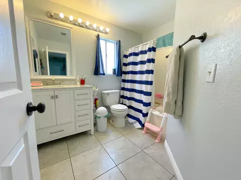 1010 Edie Way, Lancaster, CA 93535 photo 11