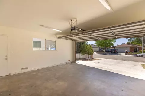 44834 Hanstead Ave, Lancaster, CA 93535 photo 31