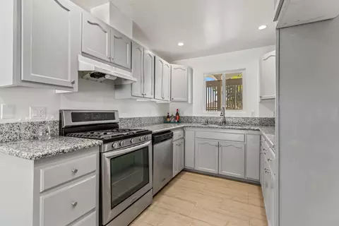 44834 Hanstead Ave, Lancaster, CA 93535 photo 10