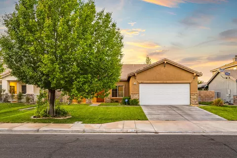 2017 Brennan Ct, Lancaster, CA 93536 photo 1