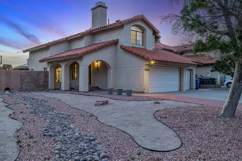 42701 Minstrel Dr, Quartz Hill, CA 93536 photo 1