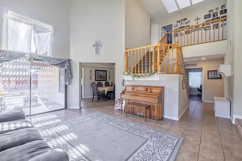 42701 Minstrel Dr, Quartz Hill, CA 93536 photo 4