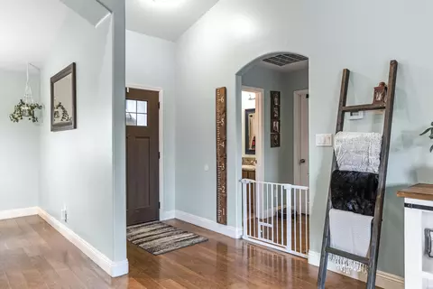 18341 Branding Iron Ct, Tehachapi, CA 93561 photo 5