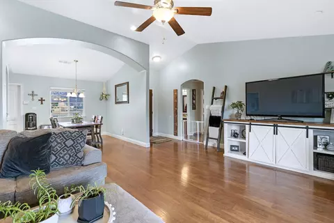 18341 Branding Iron Ct, Tehachapi, CA 93561 photo 6