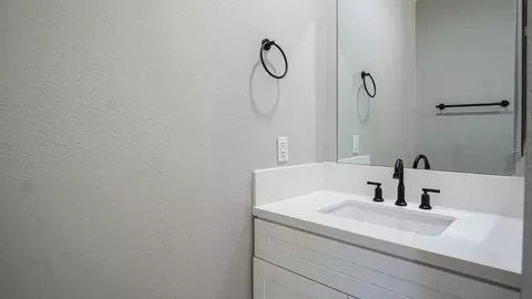 620 Ovington St E, Lancaster, CA 93535 photo 20