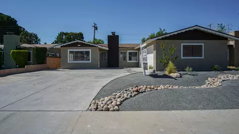 620 Ovington St E, Lancaster, CA 93535 photo 1