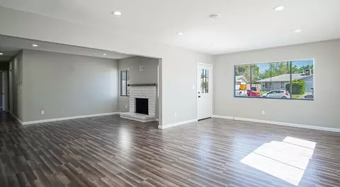620 Ovington St E, Lancaster, CA 93535 photo 4
