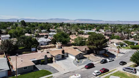 620 Ovington St E, Lancaster, CA 93535 photo 29