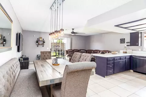 1054 Herzel Ave, Lancaster, CA 93535 photo 3
