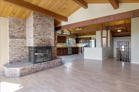 24270 Woodbine Ct, Tehachapi, CA 93561 photo 5