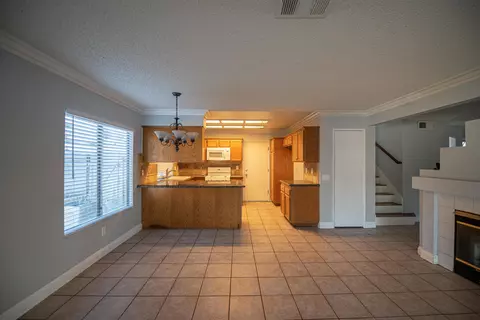 527 J-12 E, Lancaster, CA 93535 photo 7