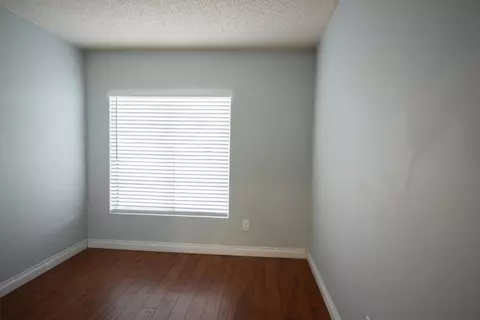 527 J-12 E, Lancaster, CA 93535 photo 4