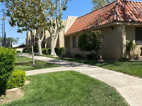 44200 Kingtree Ave UNIT 38, Lancaster, CA 93534 photo 1