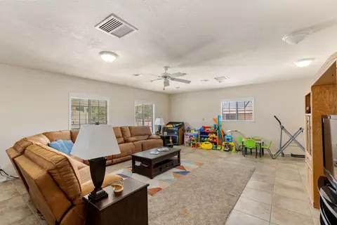 44519 Foxton Ave, Lancaster, CA 93535 photo 16