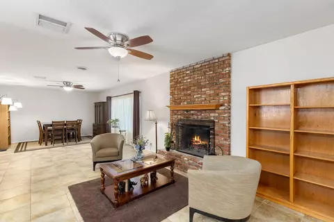 44519 Foxton Ave, Lancaster, CA 93535 photo 4