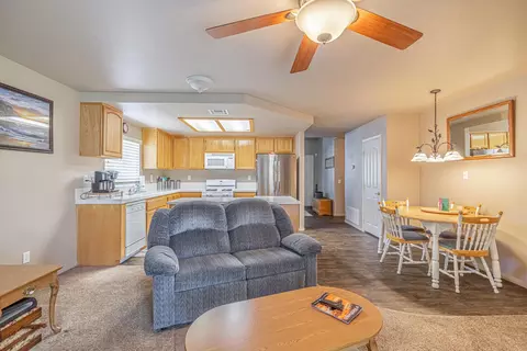 43702 5th St E, Lancaster, CA 93535 photo 5