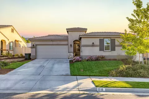 1316 Clasico Dr, Tehachapi, CA 93561 photo 2