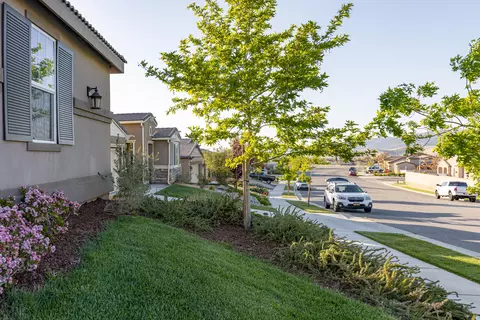 1316 Clasico Dr, Tehachapi, CA 93561 photo 4