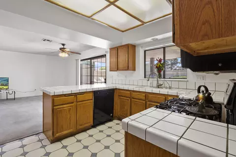 37767 52nd St E, Palmdale, CA 93552 photo 5