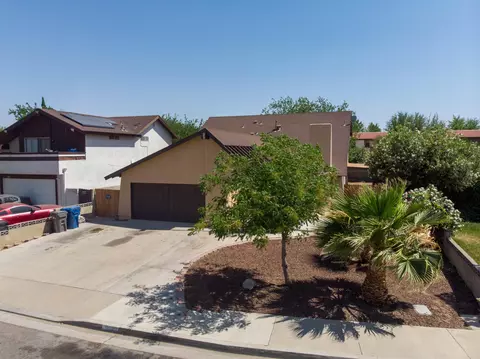 1008 Caperton St, Lancaster, CA 93535 photo 2