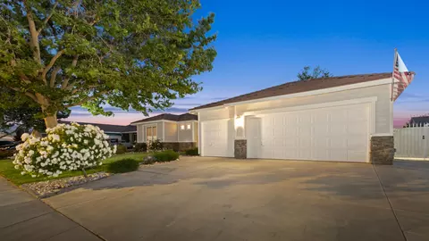 43331 46th St W, Lancaster, CA 93536 photo 2