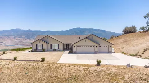 27550 Skyline Dr, Tehachapi, CA 93561 photo 1