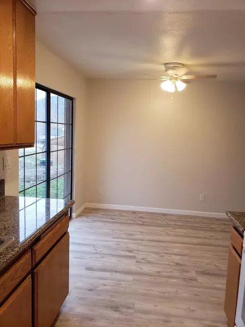 20016 Springhill Ave, Tehachapi, CA 93561 photo 5