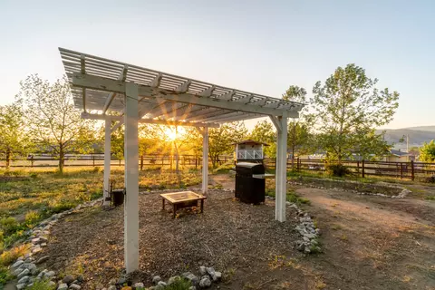 18061 Bowie St, Tehachapi, CA 93561 photo 32