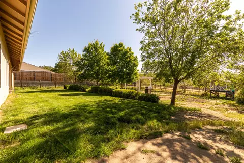 18061 Bowie St, Tehachapi, CA 93561 photo 28