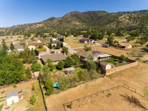 18061 Bowie St, Tehachapi, CA 93561 photo 41