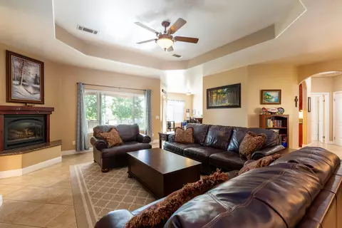 18061 Bowie St, Tehachapi, CA 93561 photo 12