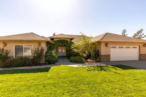 18061 Bowie St, Tehachapi, CA 93561 photo 4