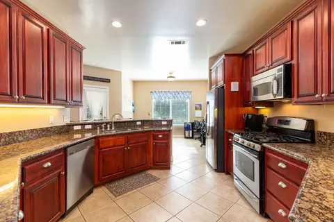 18061 Bowie St, Tehachapi, CA 93561 photo 14