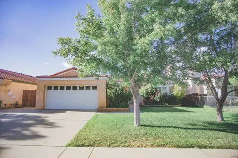 1909 Avenue R6 E, Palmdale, CA 93550 photo 1