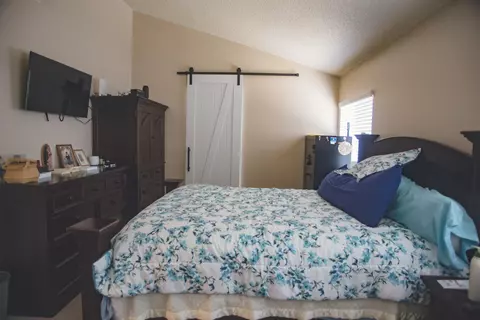 1909 Avenue R6 E, Palmdale, CA 93550 photo 8