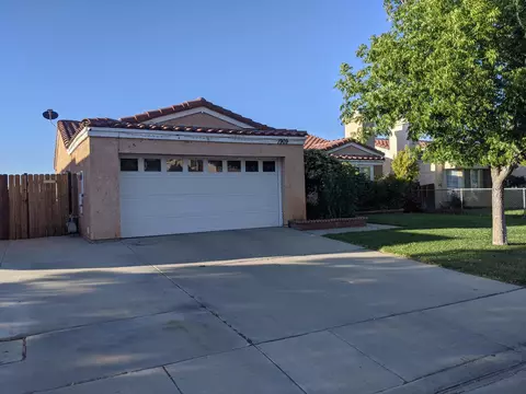 1909 Avenue R6 E, Palmdale, CA 93550 photo 2