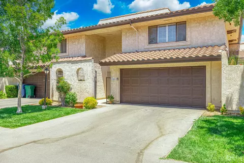 149 Eagle Ln, Palmdale, CA 93551 photo 2