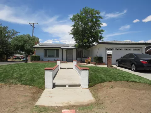 333 Langhorn St, Lancaster, CA 93535 photo 2