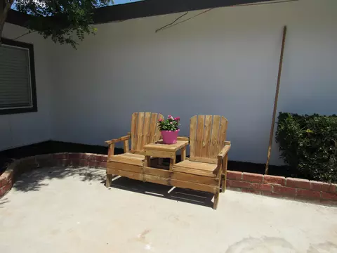 333 Langhorn St, Lancaster, CA 93535 photo 4
