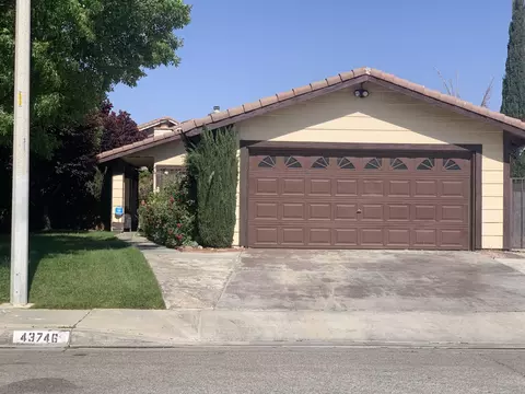 43746 27th St E, Lancaster, CA 93535 photo 2